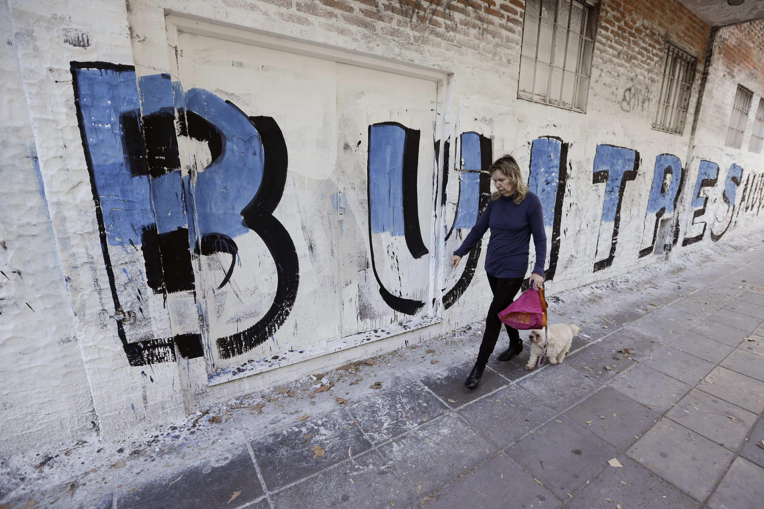 Argentina defends plan to pay creditors outside US