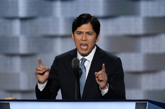 "Democrats don't alienate, isolate, exclude or demonize; and we don't manufacture fear," Sen. Kevin de Leon said. (David Paul Morris/Bloomberg)