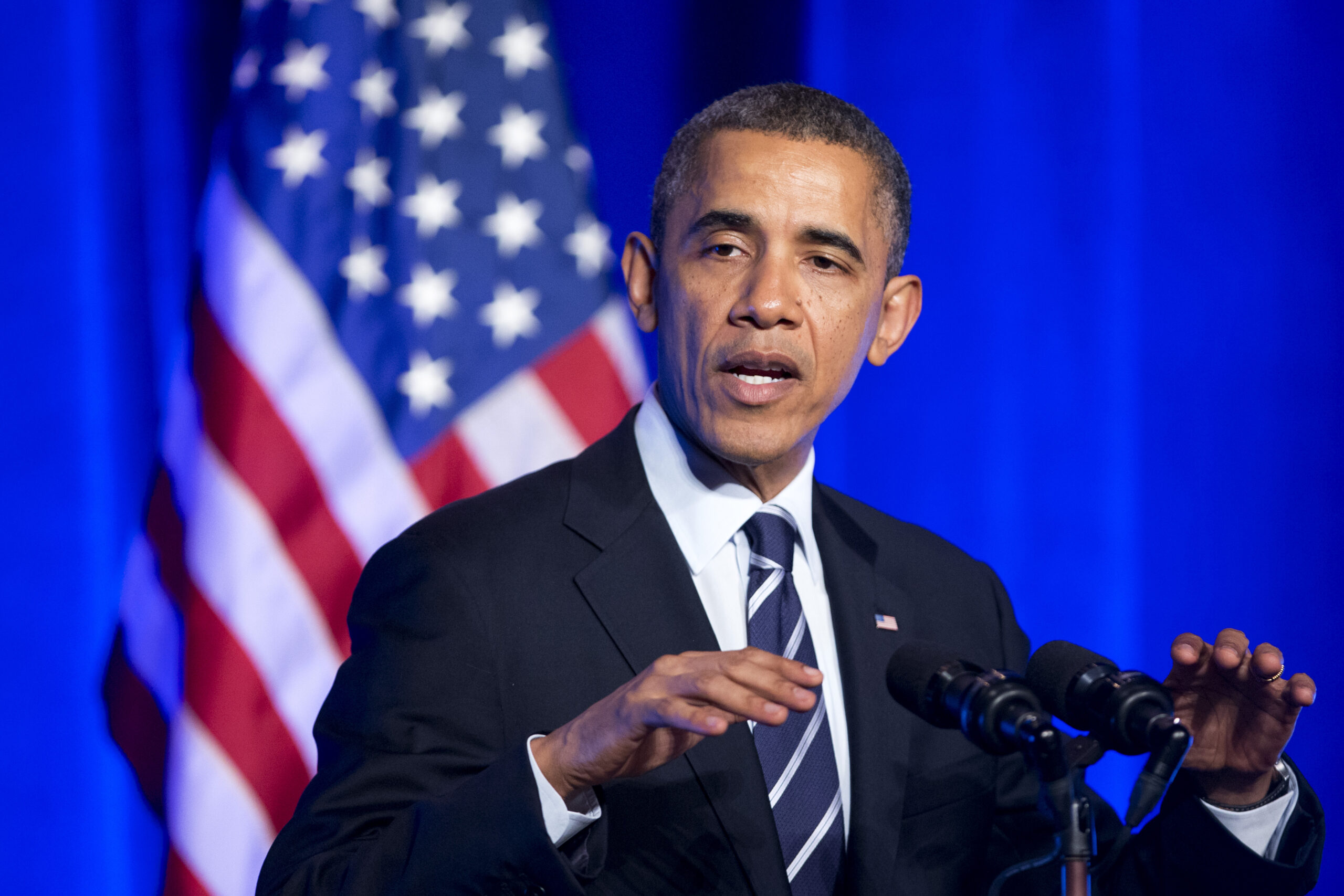 Gallup poll: Obama’s approval hits lowest mark in two years