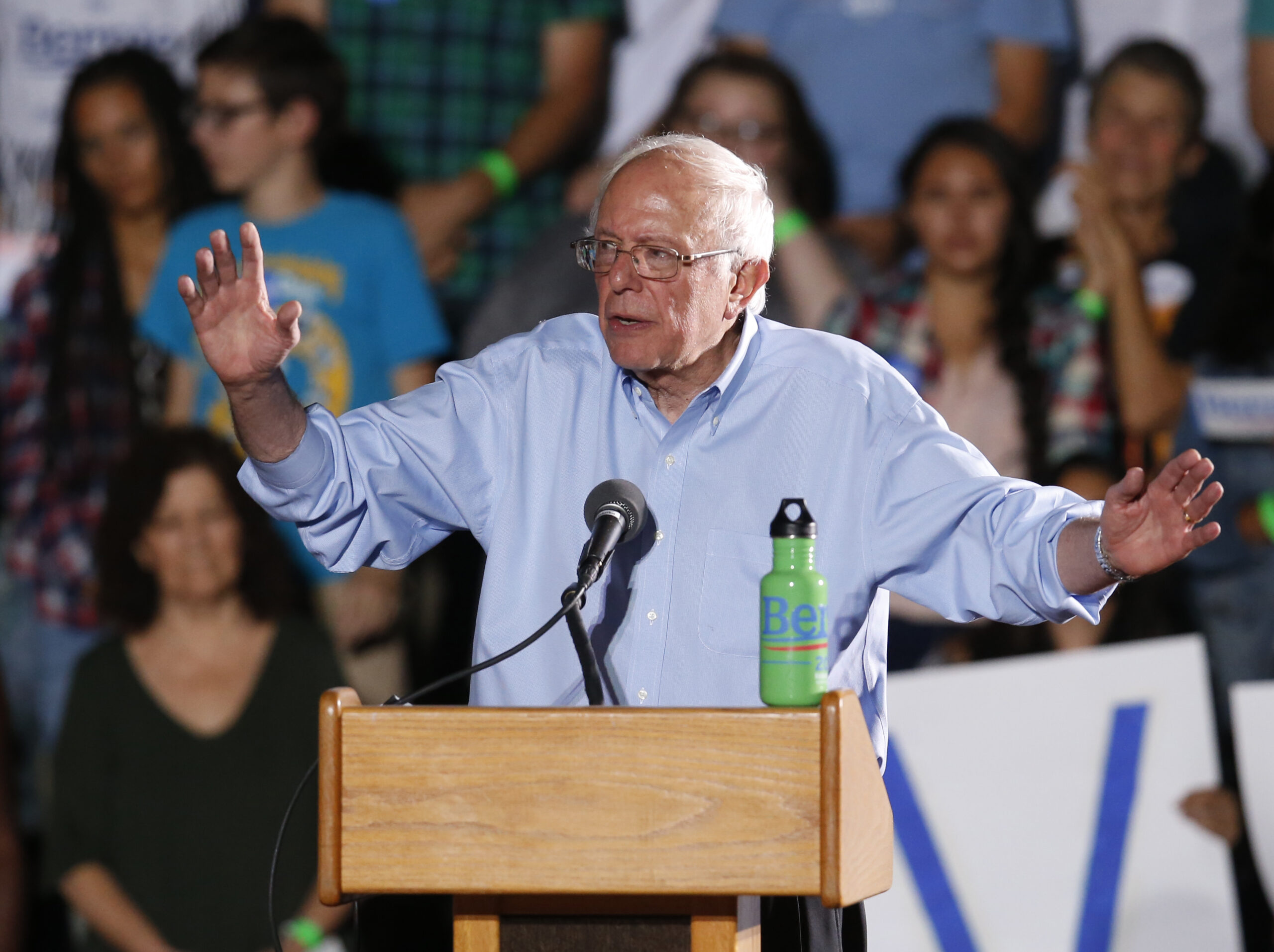 Washington Post hits Sanders ahead of Dem debate