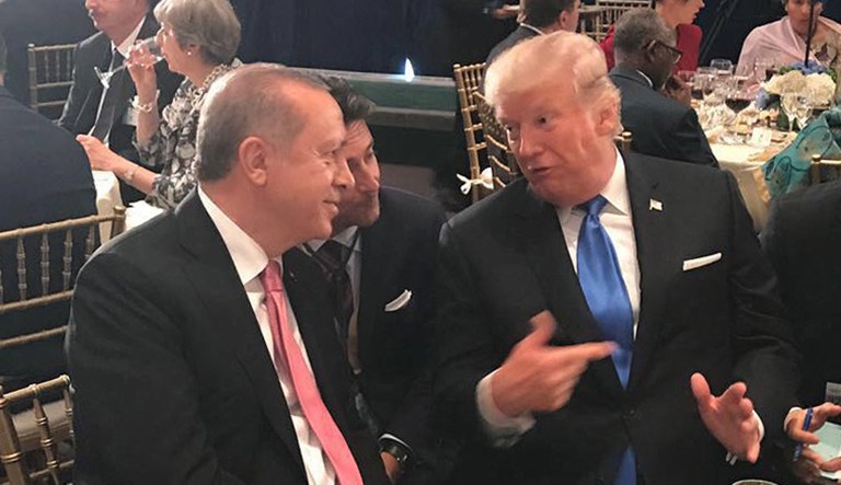 There's a simple solution for Trump to ease the waters â