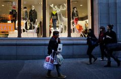 US consumer confidence rises on better job outlook