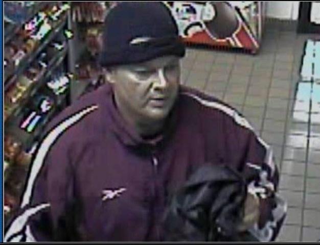 Sheriffs seek gas station robber