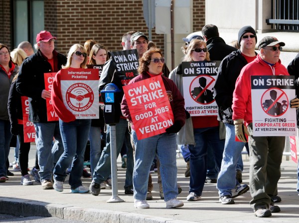 Economy disappoints with 38,000 jobs in May, unemployment falls to 4.7 percent