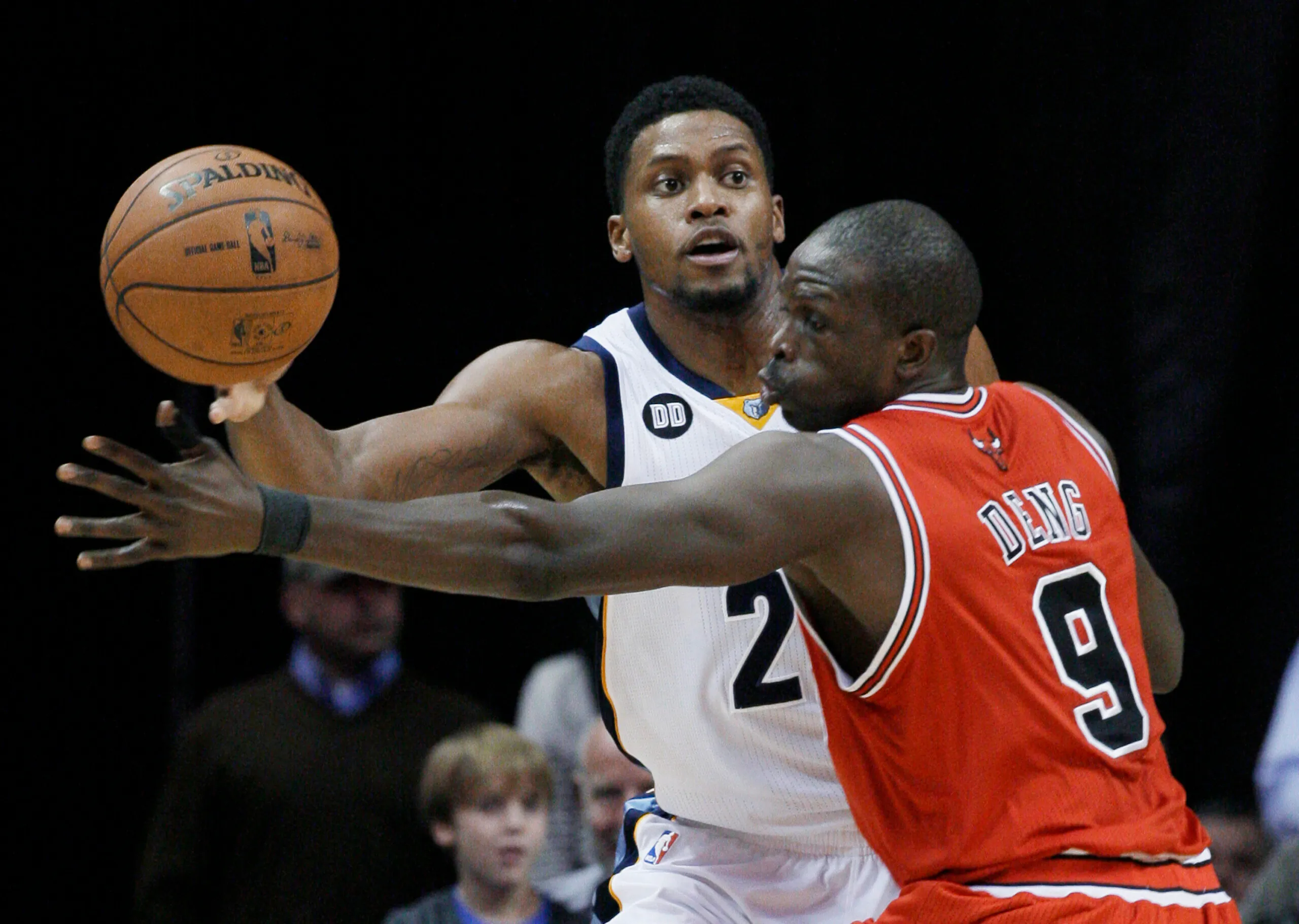 Grizzlies overcome slow start to beat Bulls