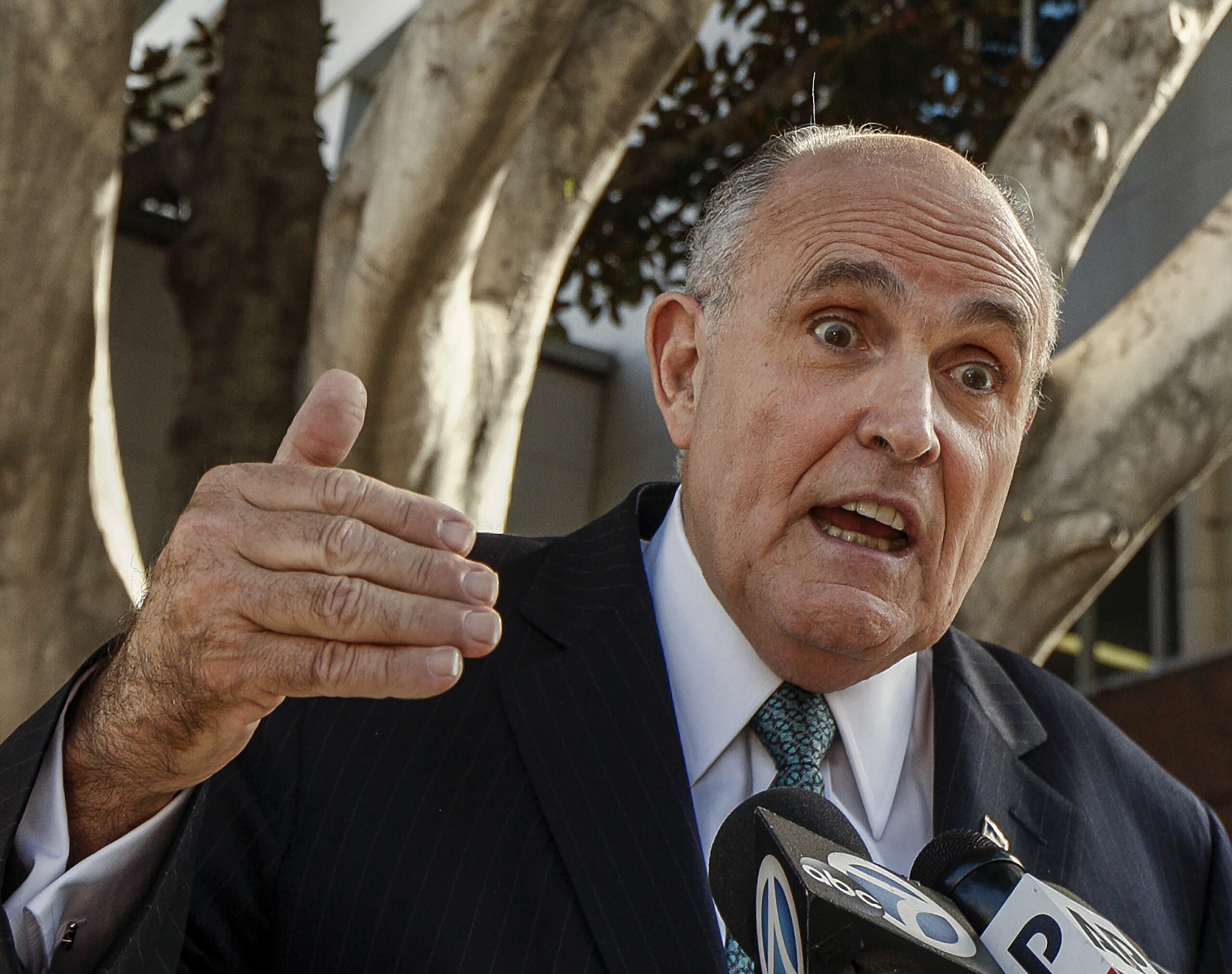 Giuliani: Trump ‘exaggerating’ Muslim 9/11 celebrations