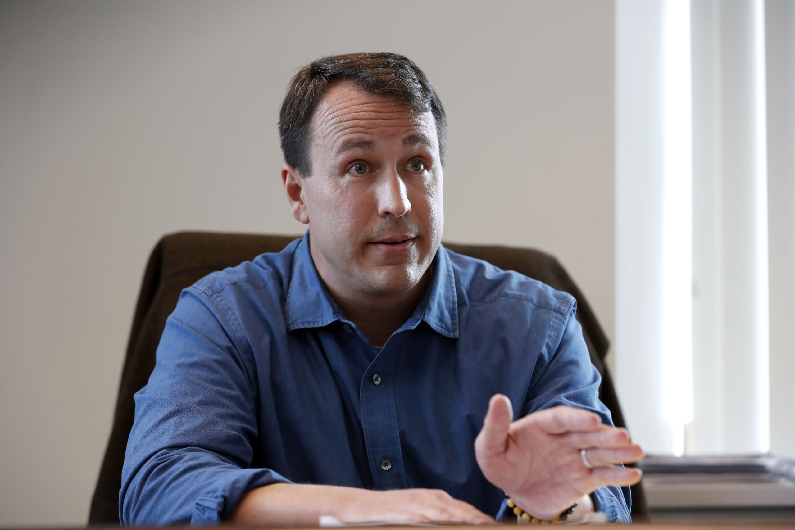 Reporter catches Cal Cunningham for first interview since facing cheating allegations