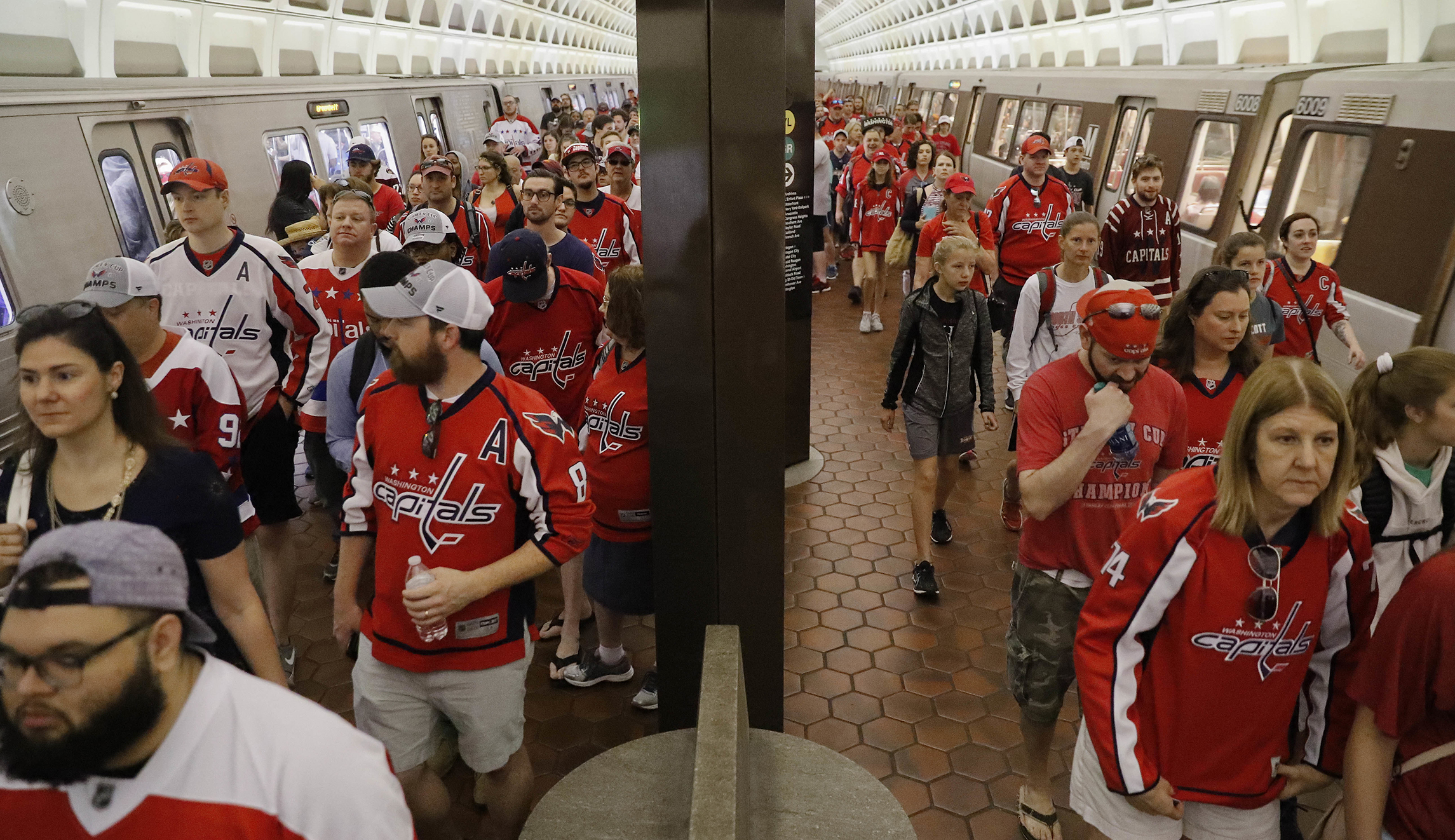 Metro trolls Trump over Washington Capitals crowd size