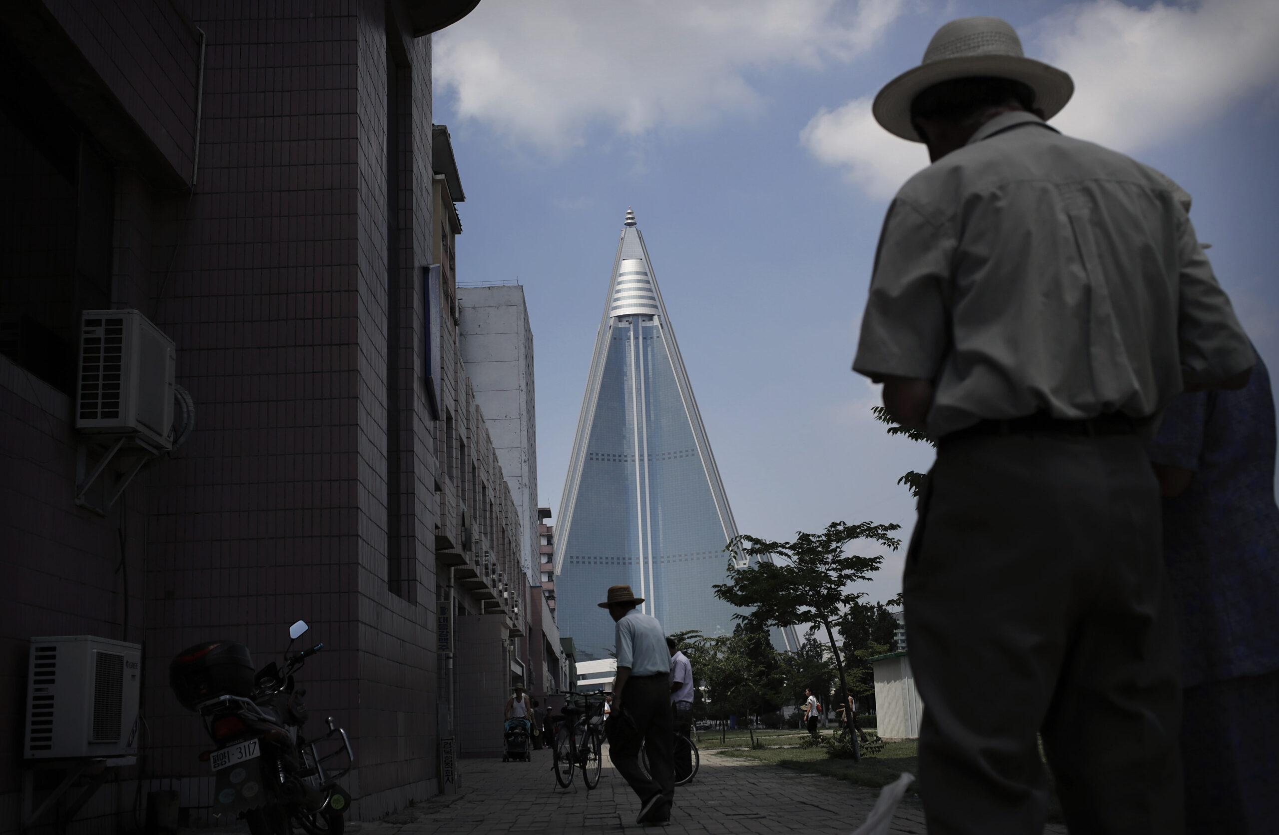Building fail sheds light on N. Korean priorities