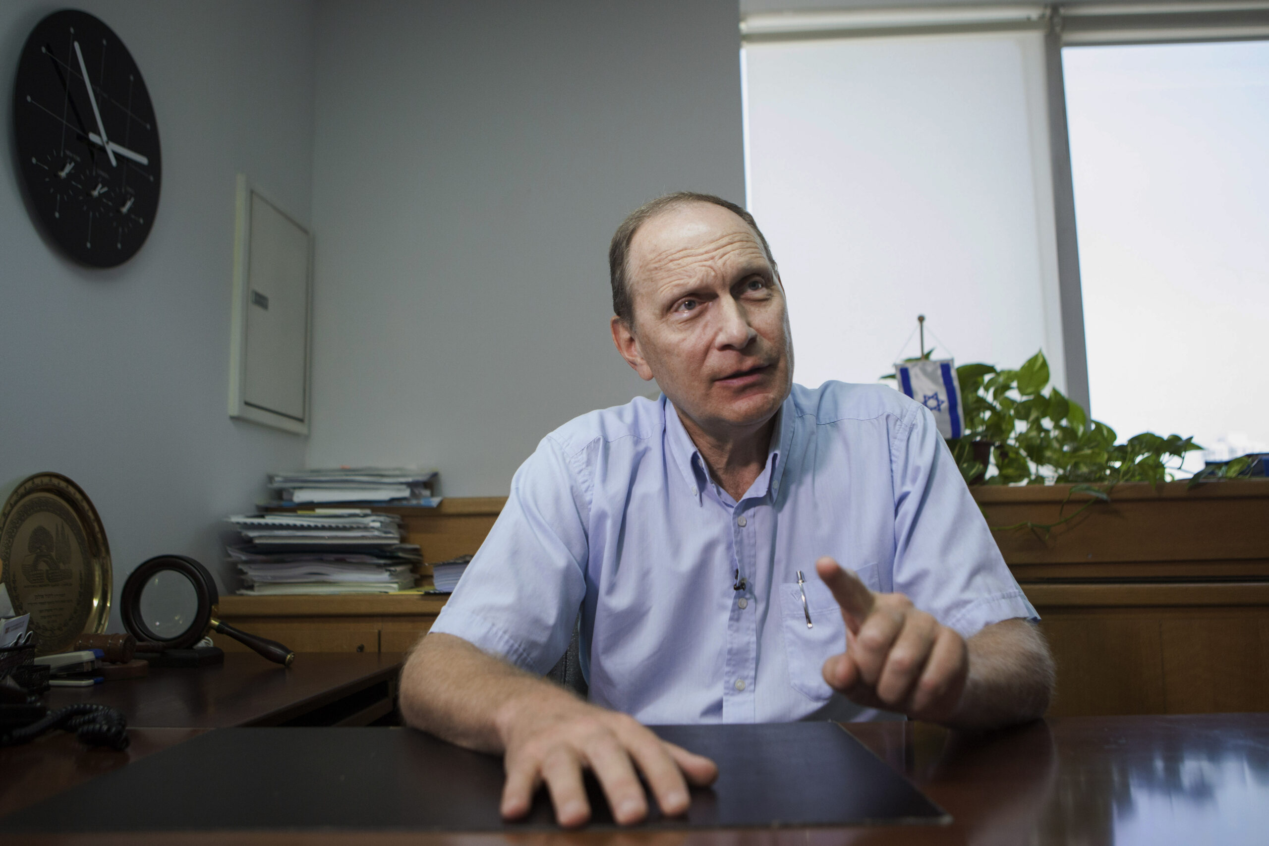 AP Interview: Israel doctors against force-feeding