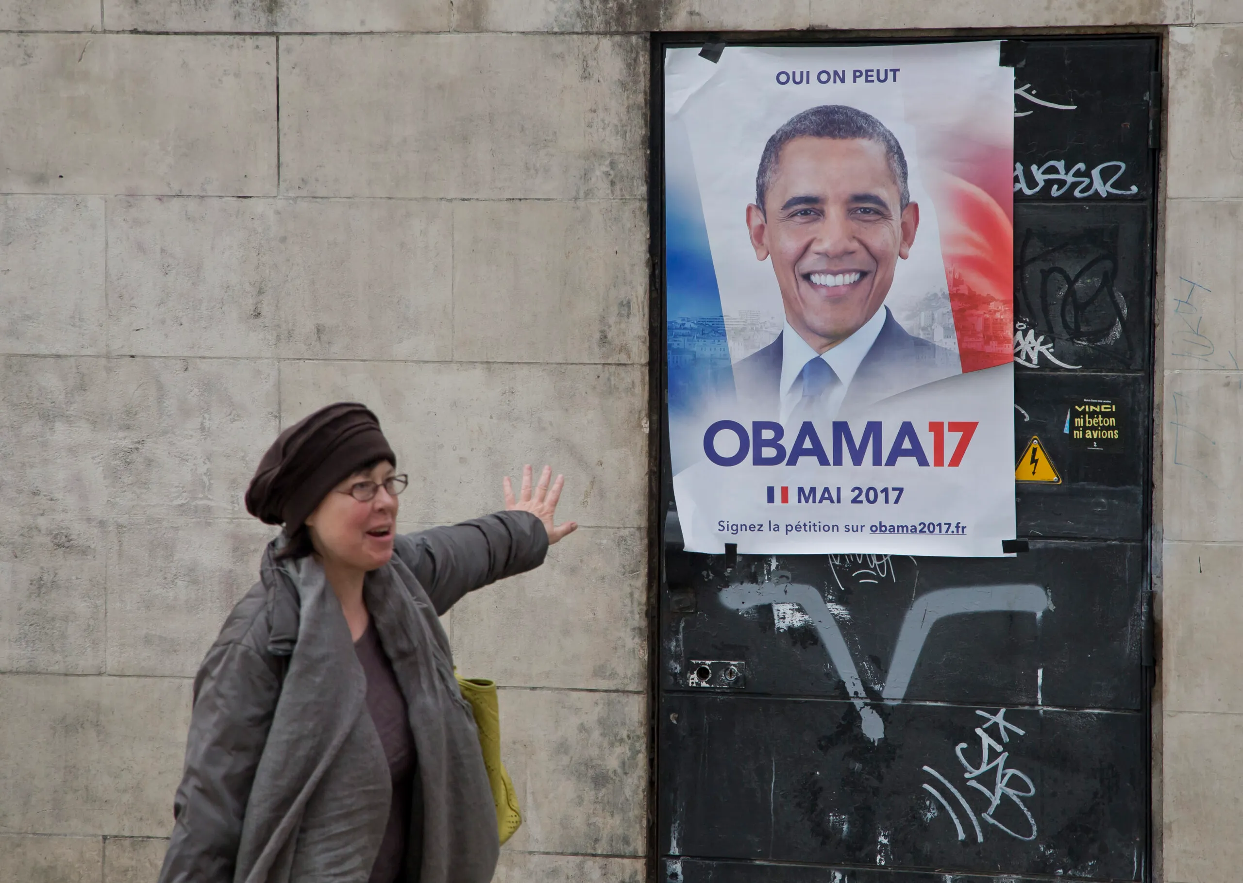 Obama backs Macron, 11th hour influencing of French election