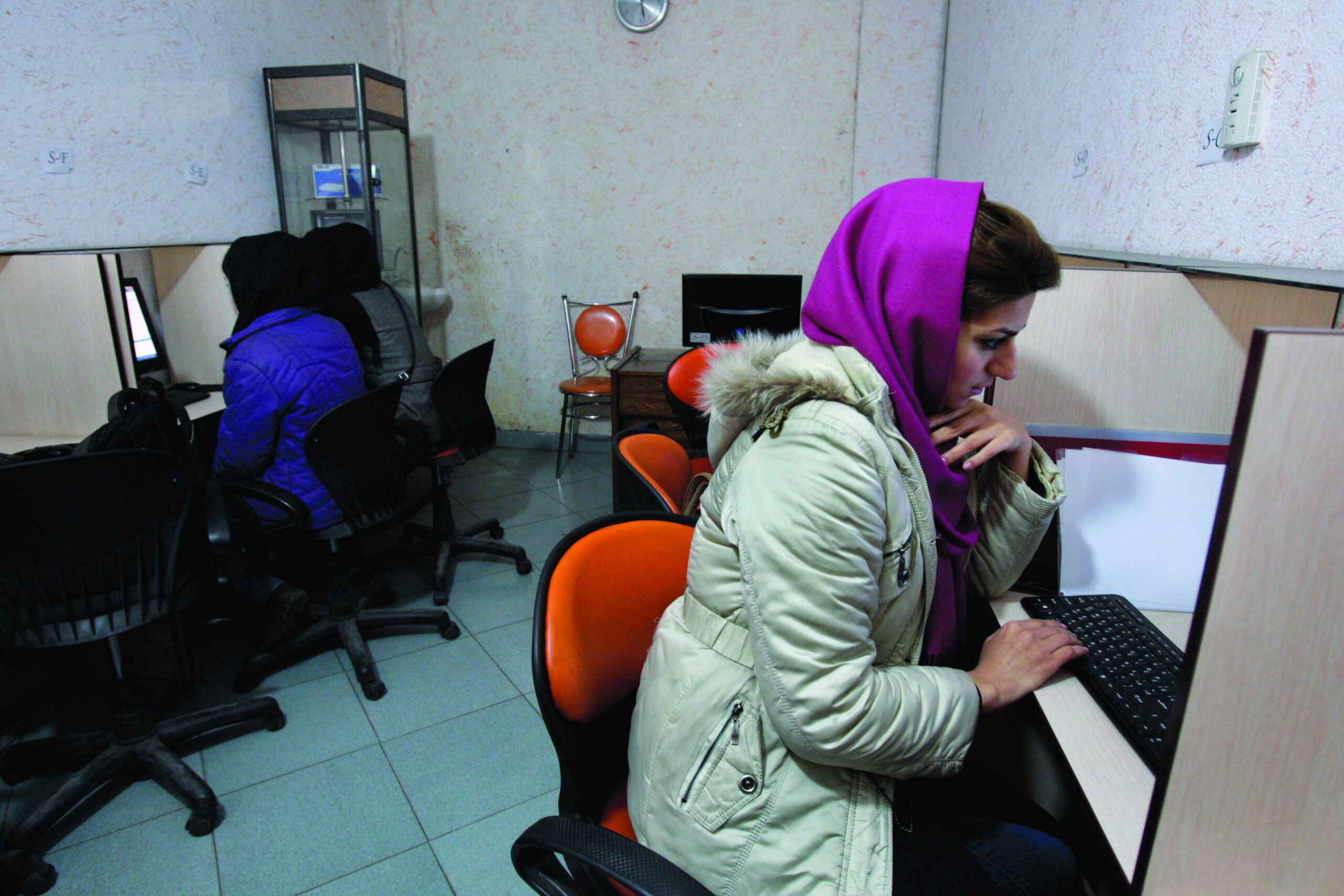 Iran swipe at Web brings angry reply