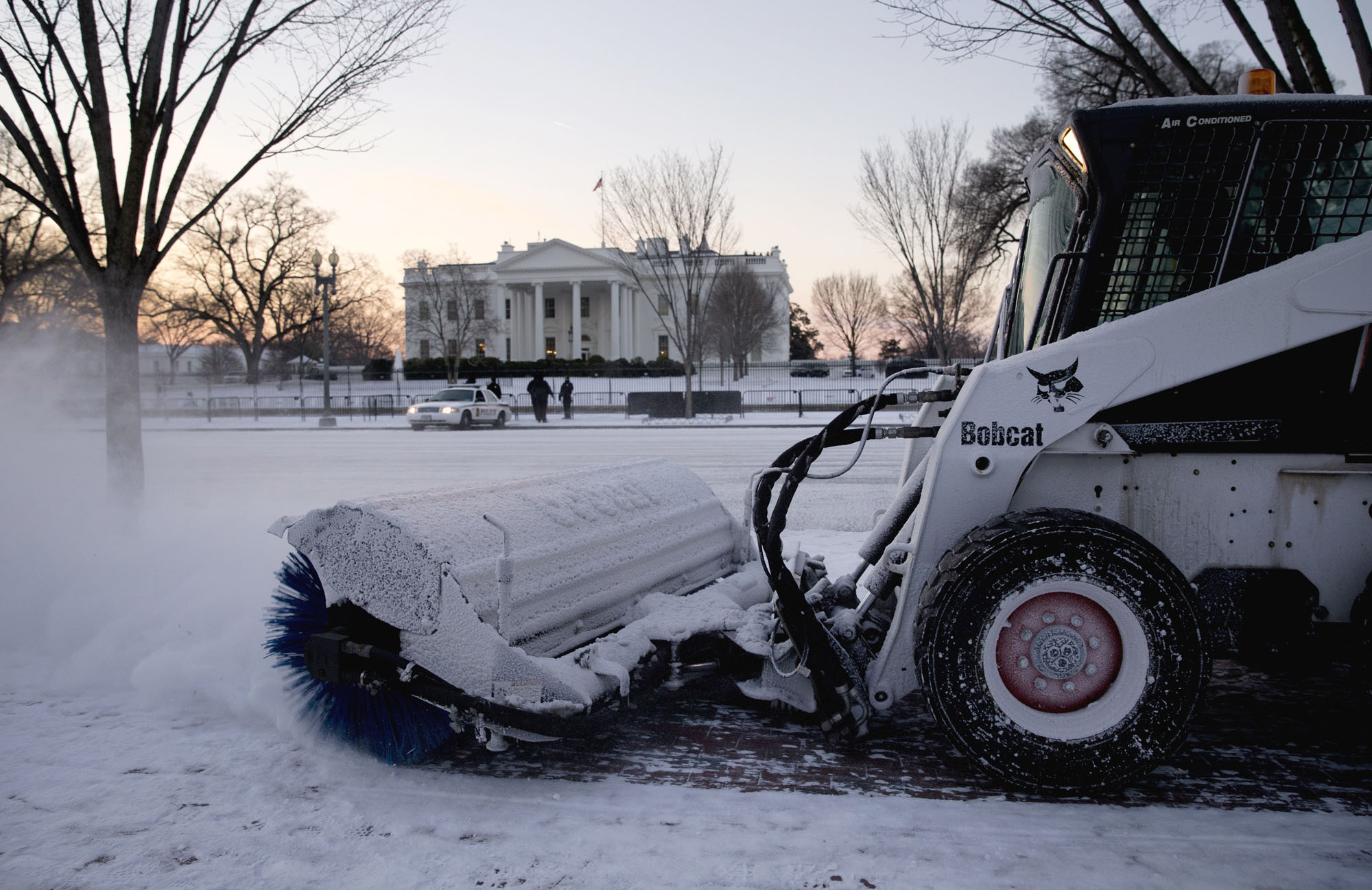 White House: D.C. is ready for snow, even after Obama got stuck