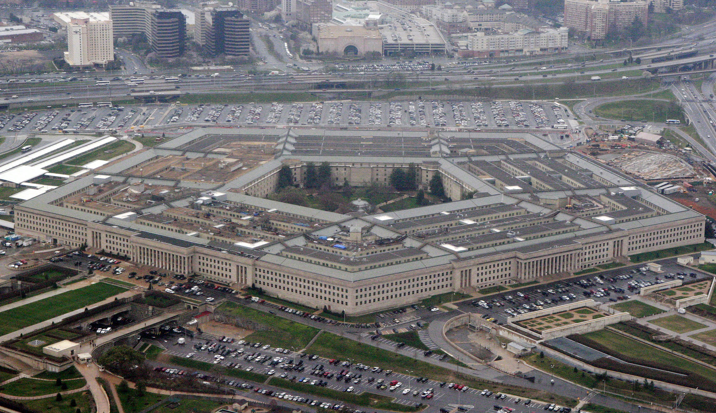 Pentagon unveils plan to overhaul bureaucracy, buy weapons faster