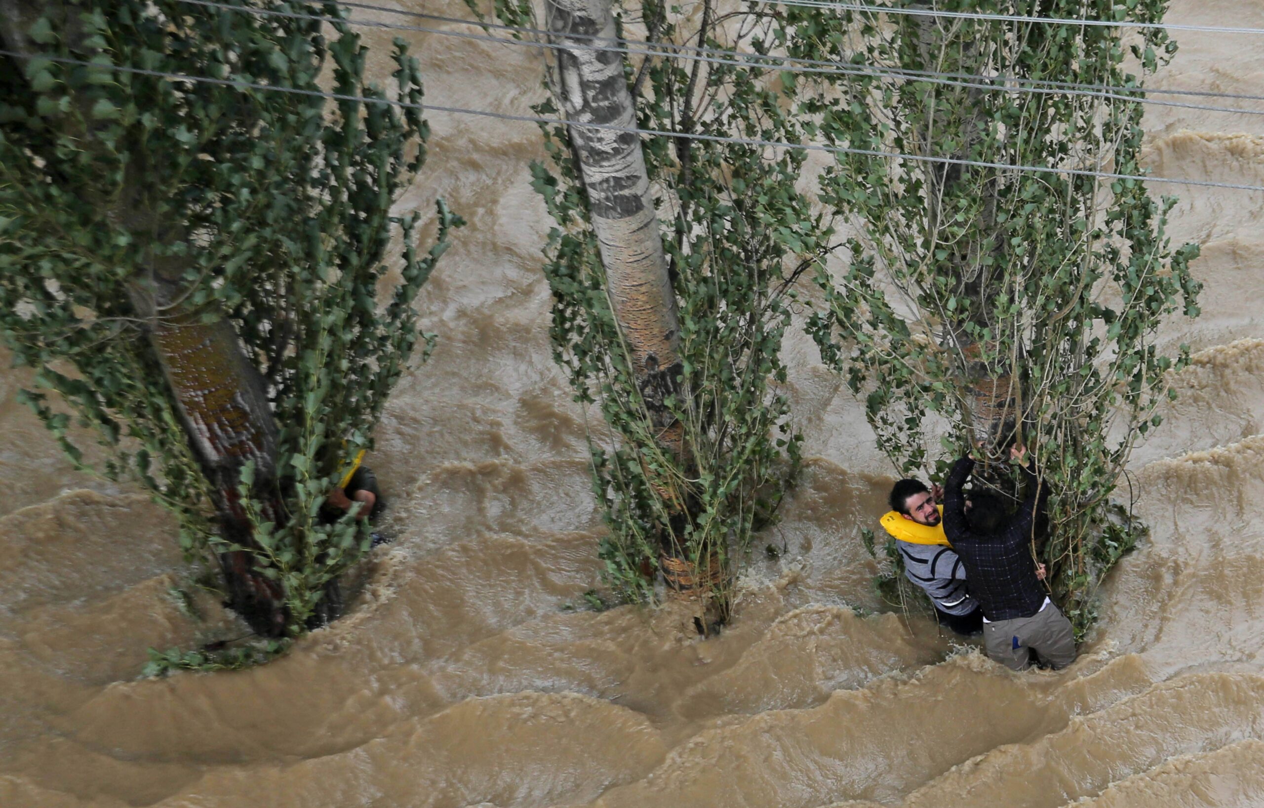 Raging floods kill over 440 in Pakistan, India