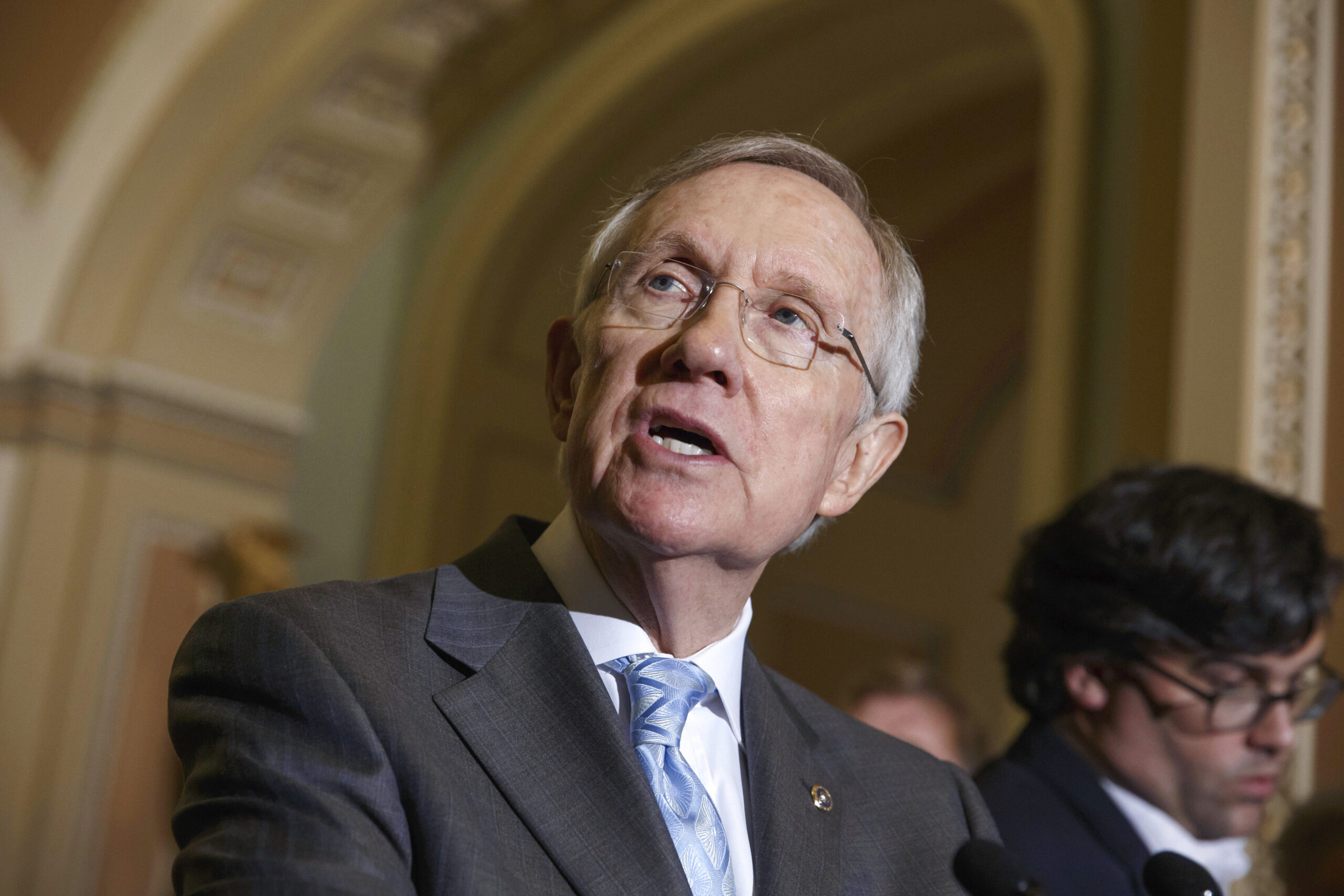 Harry Reid sets up vote on campaign finance reform