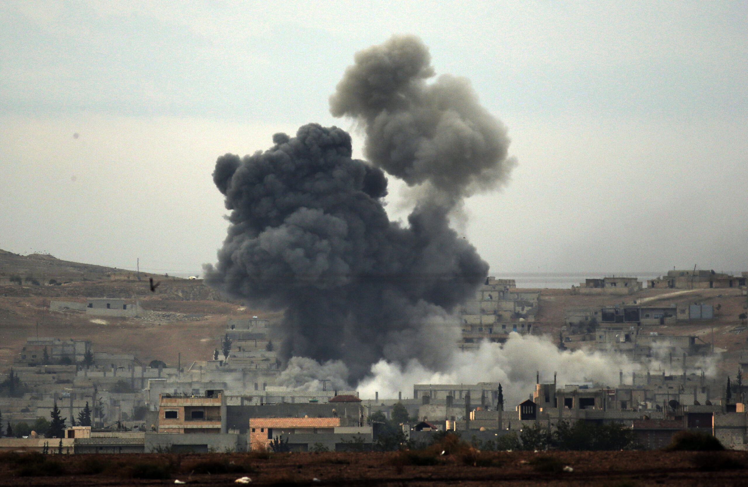 Activists: Airstrikes hit jihadi targets in Syria