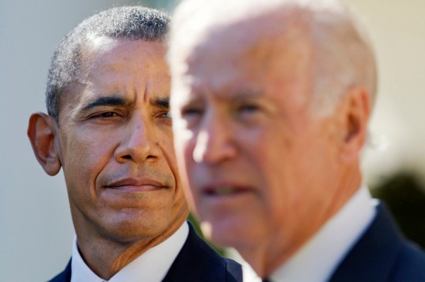 Immigrant advocates blast Obama over raids