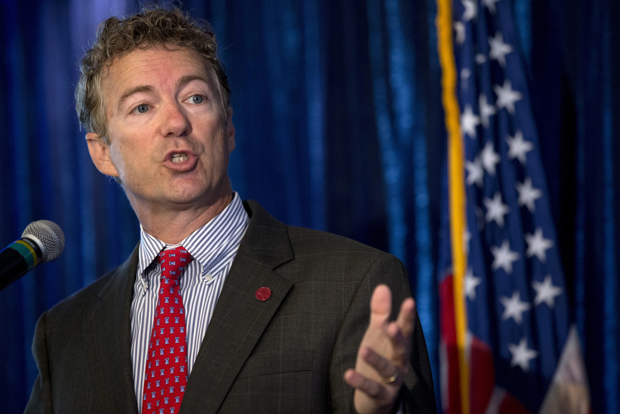 Rand Paul jabs at potential 2016 rival Chris Christie