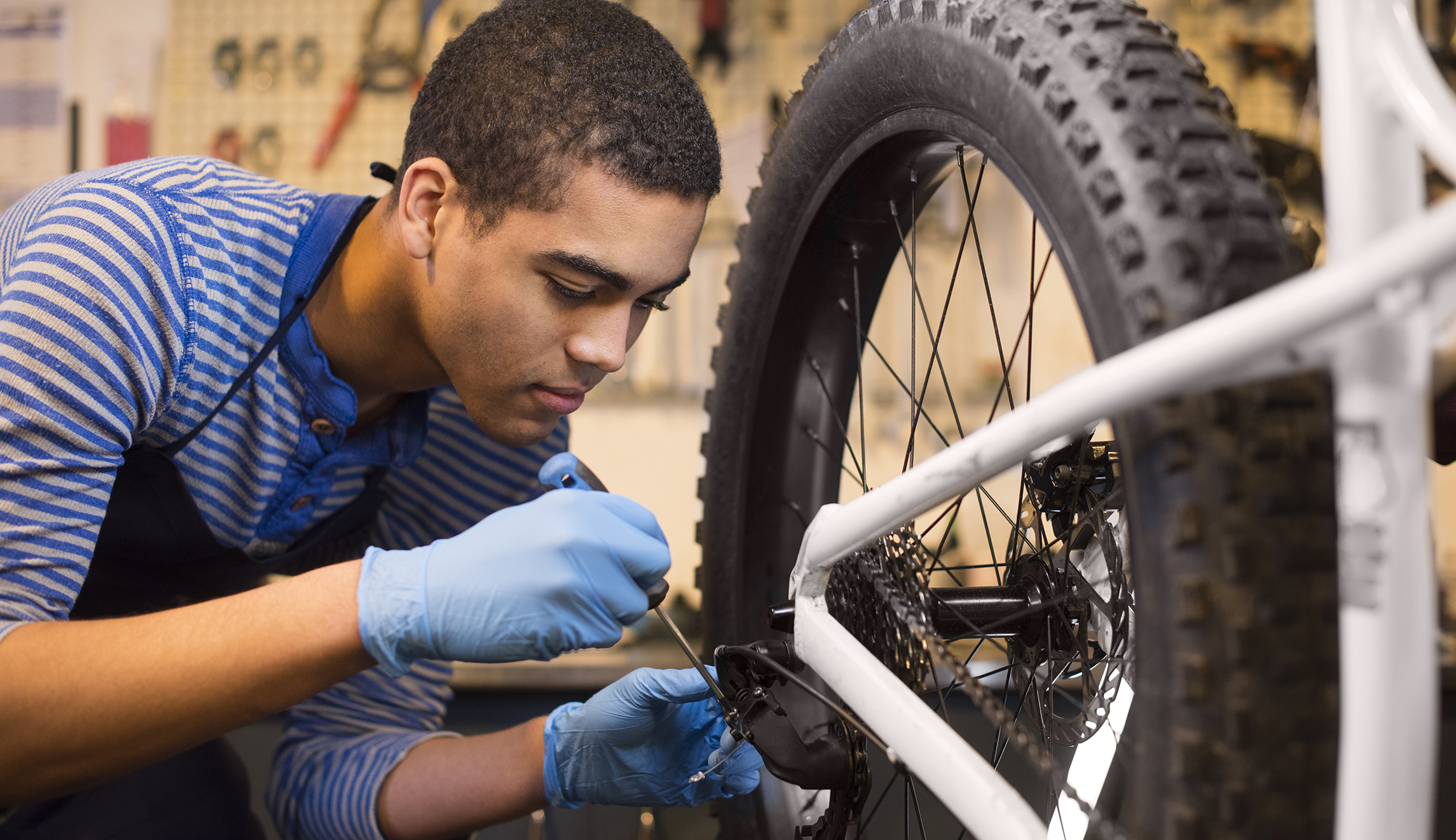 More young people are employed this summer, but fewer looked for work