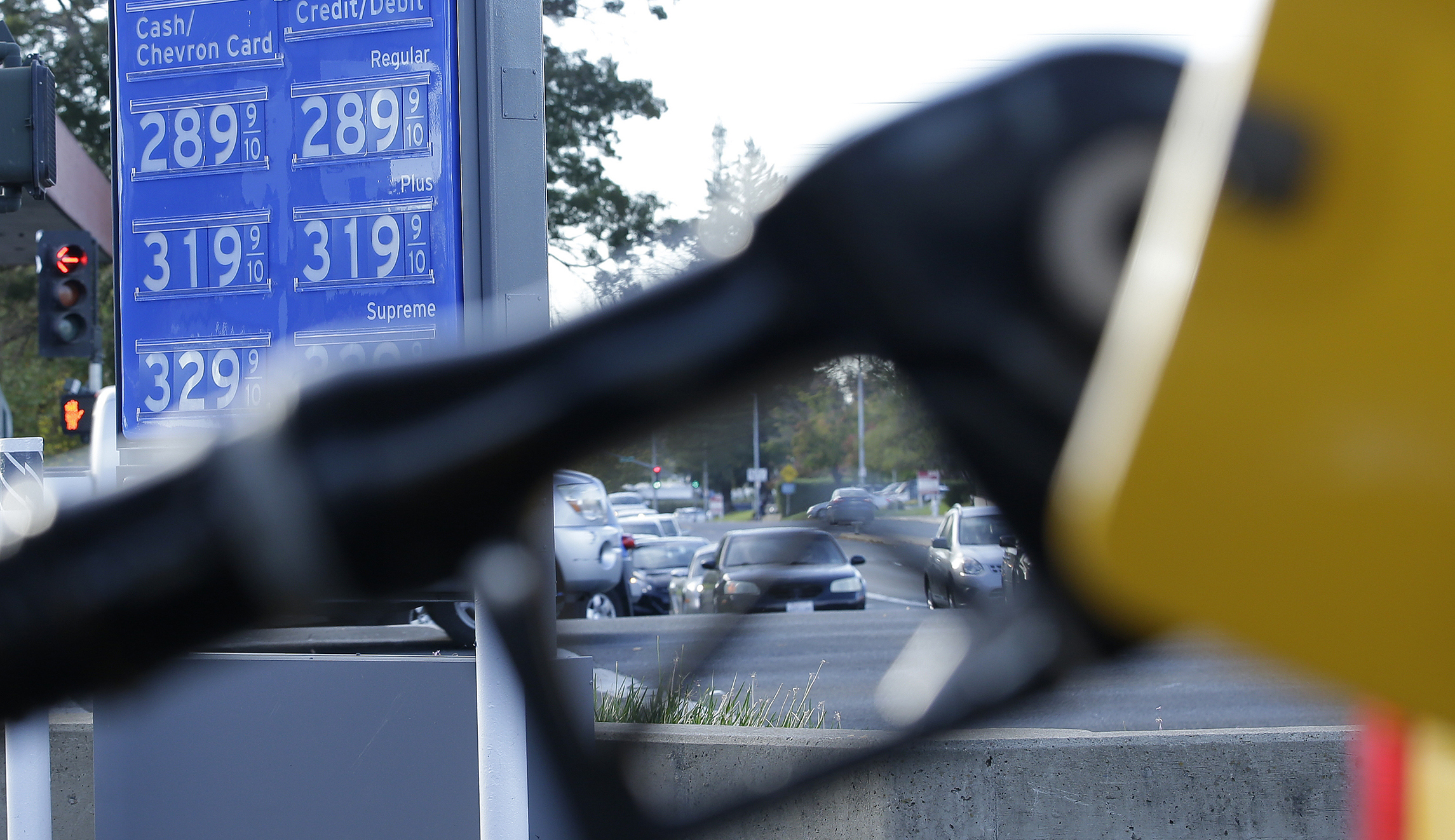 Um, what? Chamber of Commerce encourages Republicans to raise taxes ahead of midterms