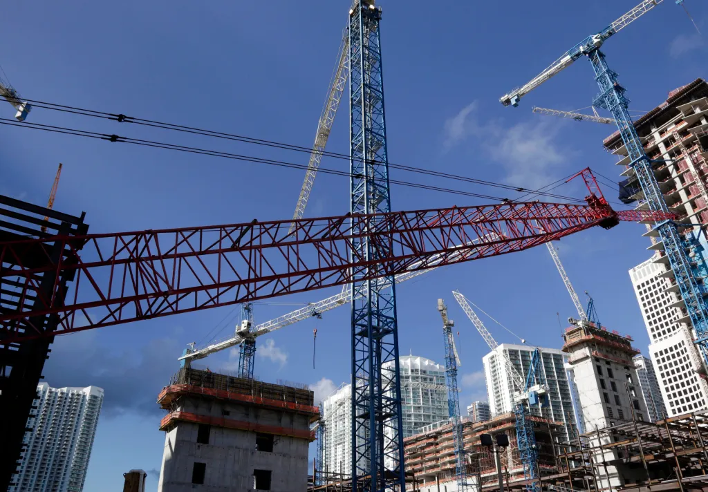 Improving housing market luring would-be brokers