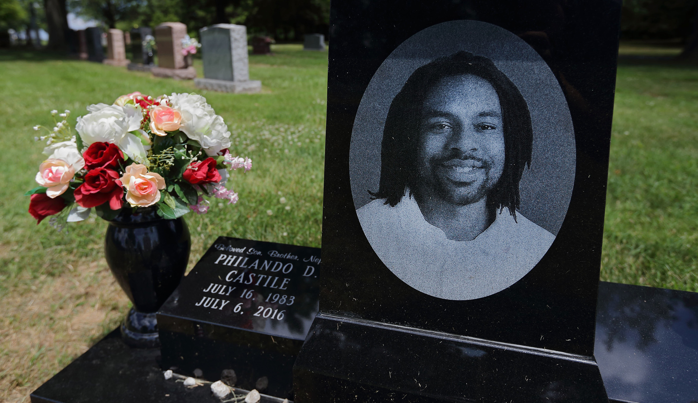 Minnesota governor proposes naming police training fund after Philando Castile