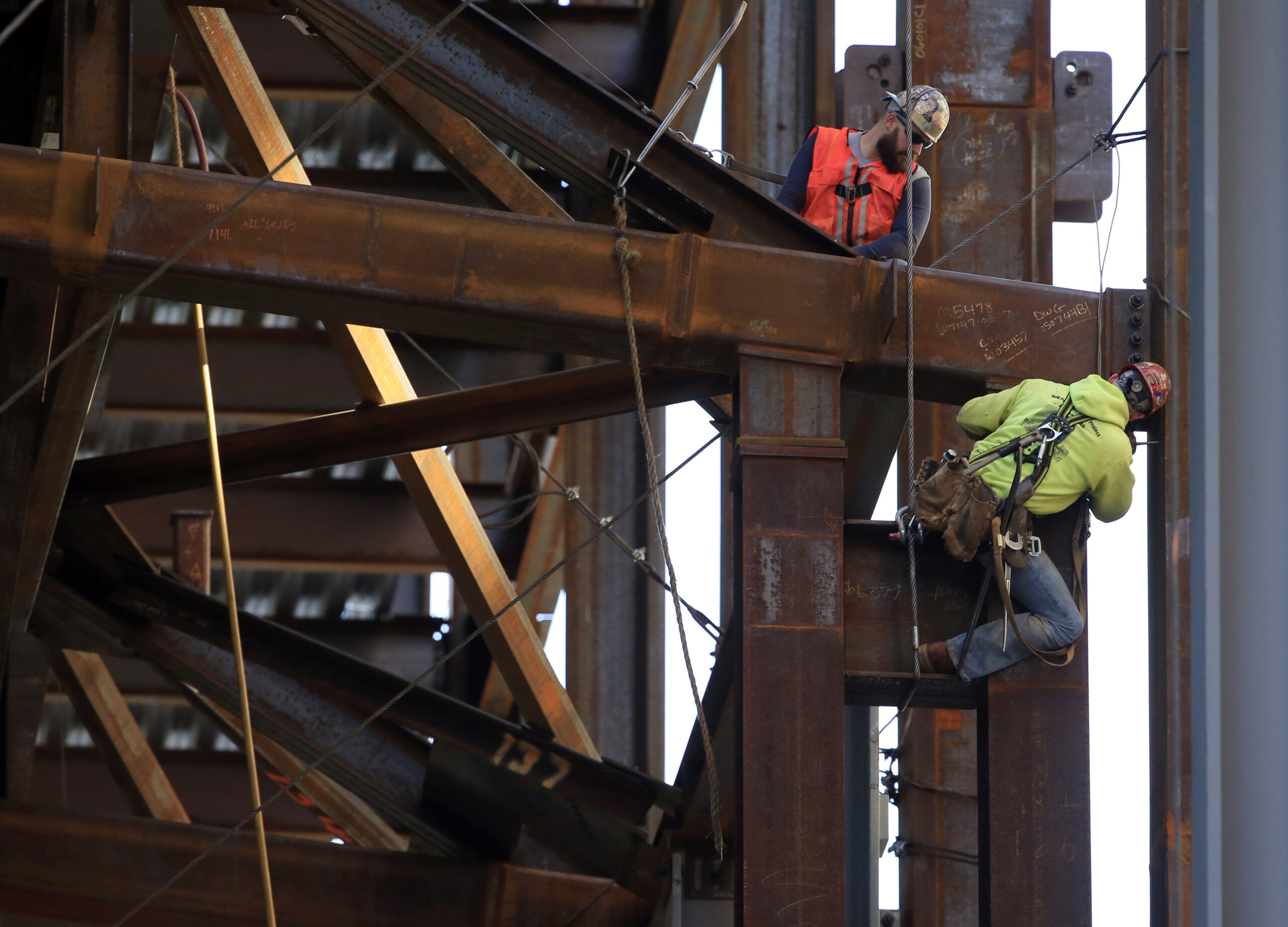 Economic growth slows to 1.5 percent in the third quarter