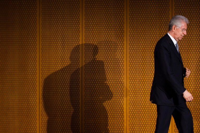   Italien Prime Minister Mario Monti enters the stage during the awarding ceremony of the ESMT Responsible Leadership Award in Berlin, Germany, Wednesday, June 13, 2012. Monit honored with the award by the European School of Management and Technology (ESMT). (AP Photo/Markus Schreiber)  