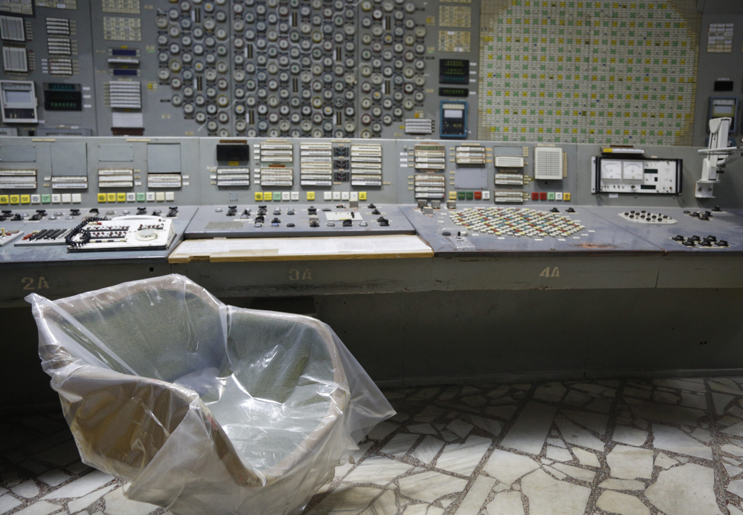 200 exhausted workers trying to prevent Chernobyl disaster at Russian gunpoint