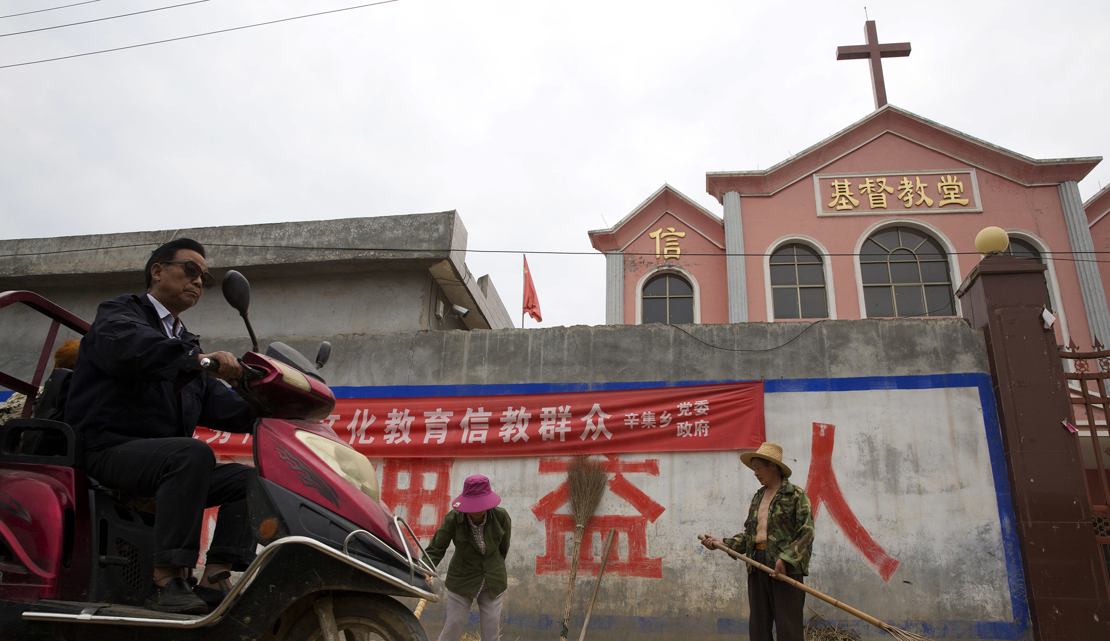 China takes a hammer and sickle to the cross