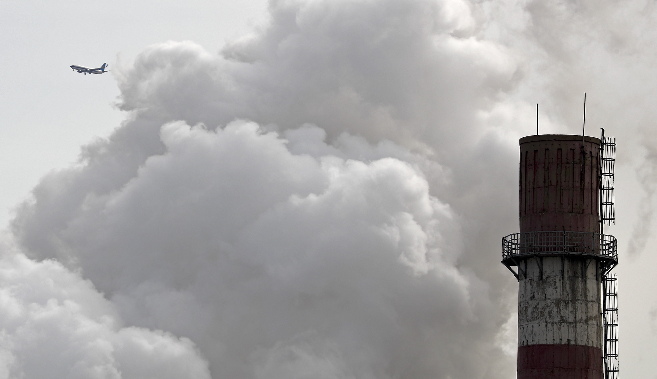UN begins heavy lifting on strict new goals for Paris climate deal