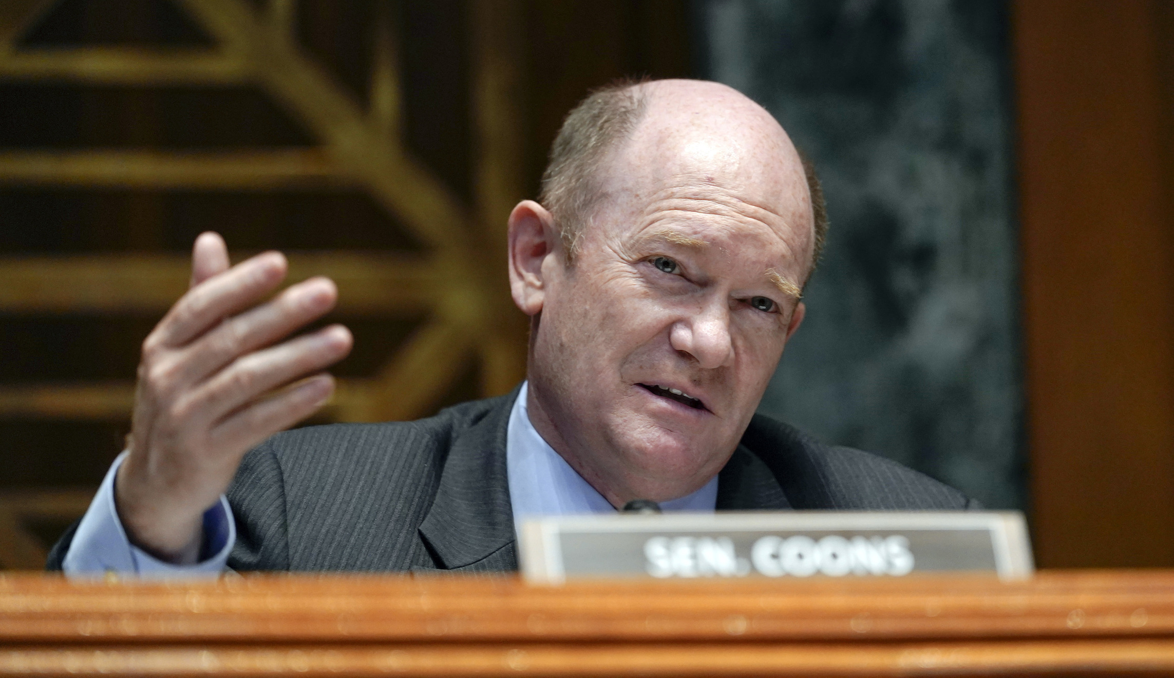 Biden Senate ally says Ukraine will get F-16s eventually