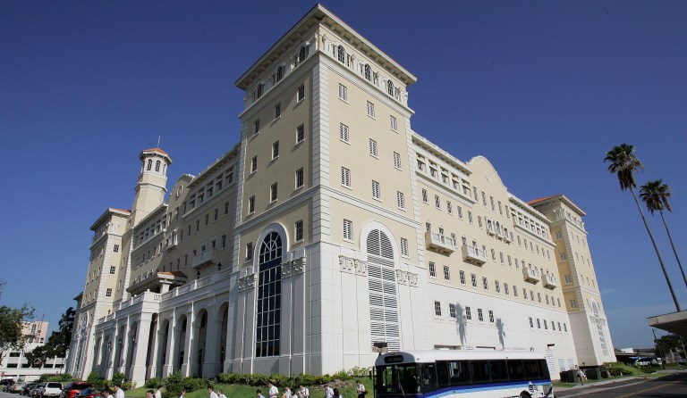 **  TO GO WITH STORY SLUGGED CIENCIOLOGIA MECA  **  Members of the Church of Scientology walk past the new Flag Building, owned by the church, in Clearwater, Fla., Aug. 28, 2007. 