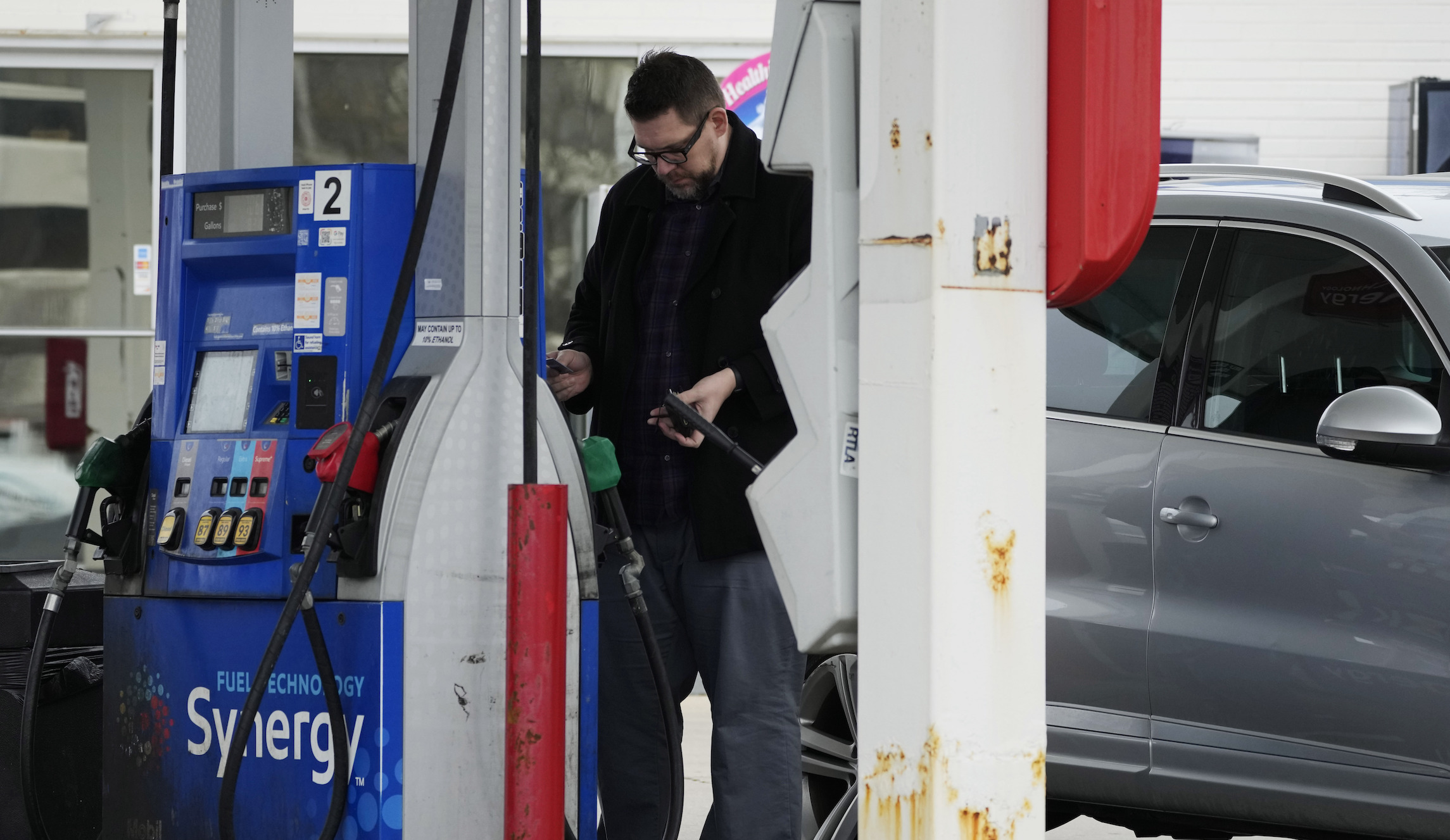 Gas prices today: Where to find the cheapest fuel across the country