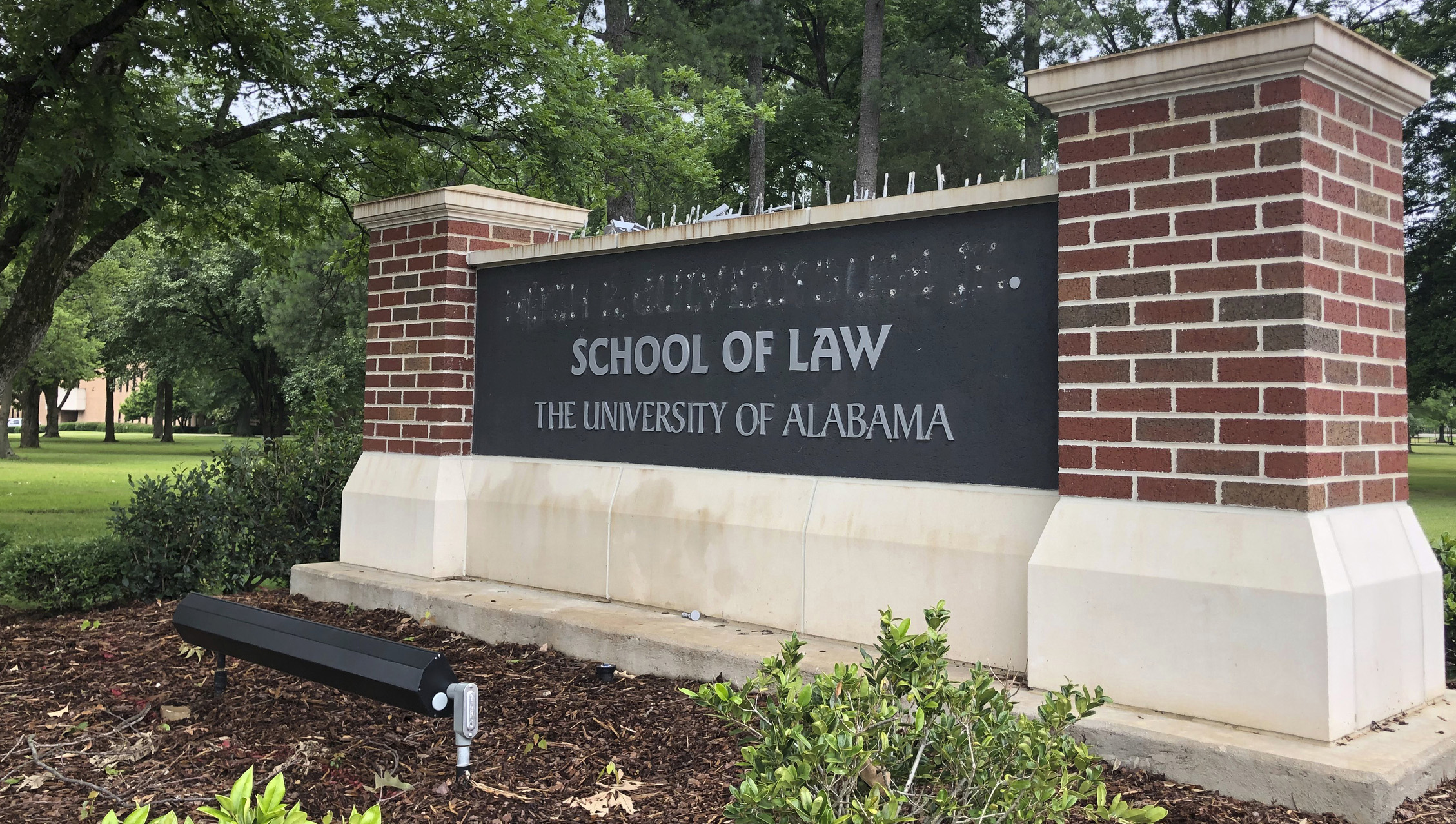 Bully donor Culverhouse aborts the truth in his spat with ‘Bama law