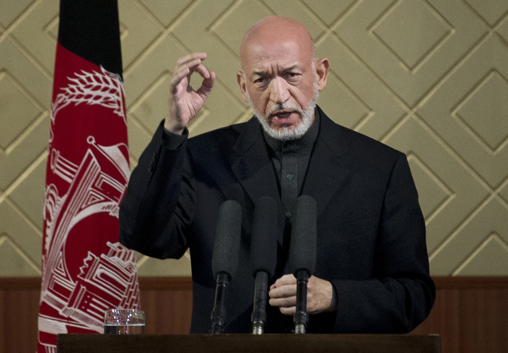 Karzai says US can have 9 Afghan bases after 2014