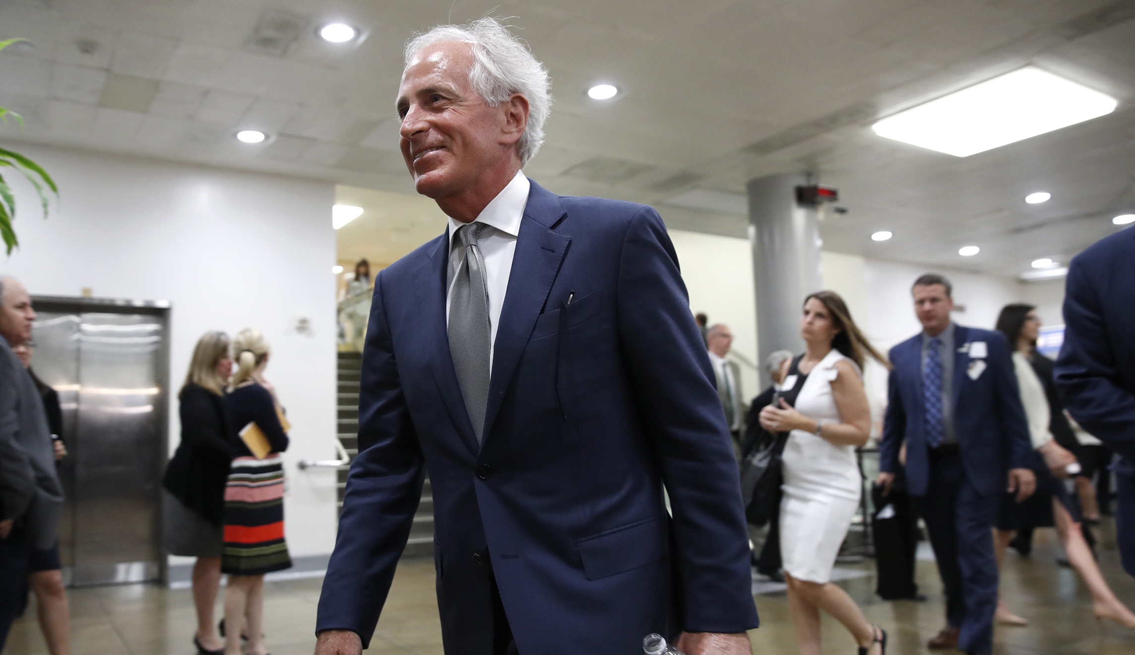 Bob Corker to block arms deal to Gulf countries over Qatar crisis