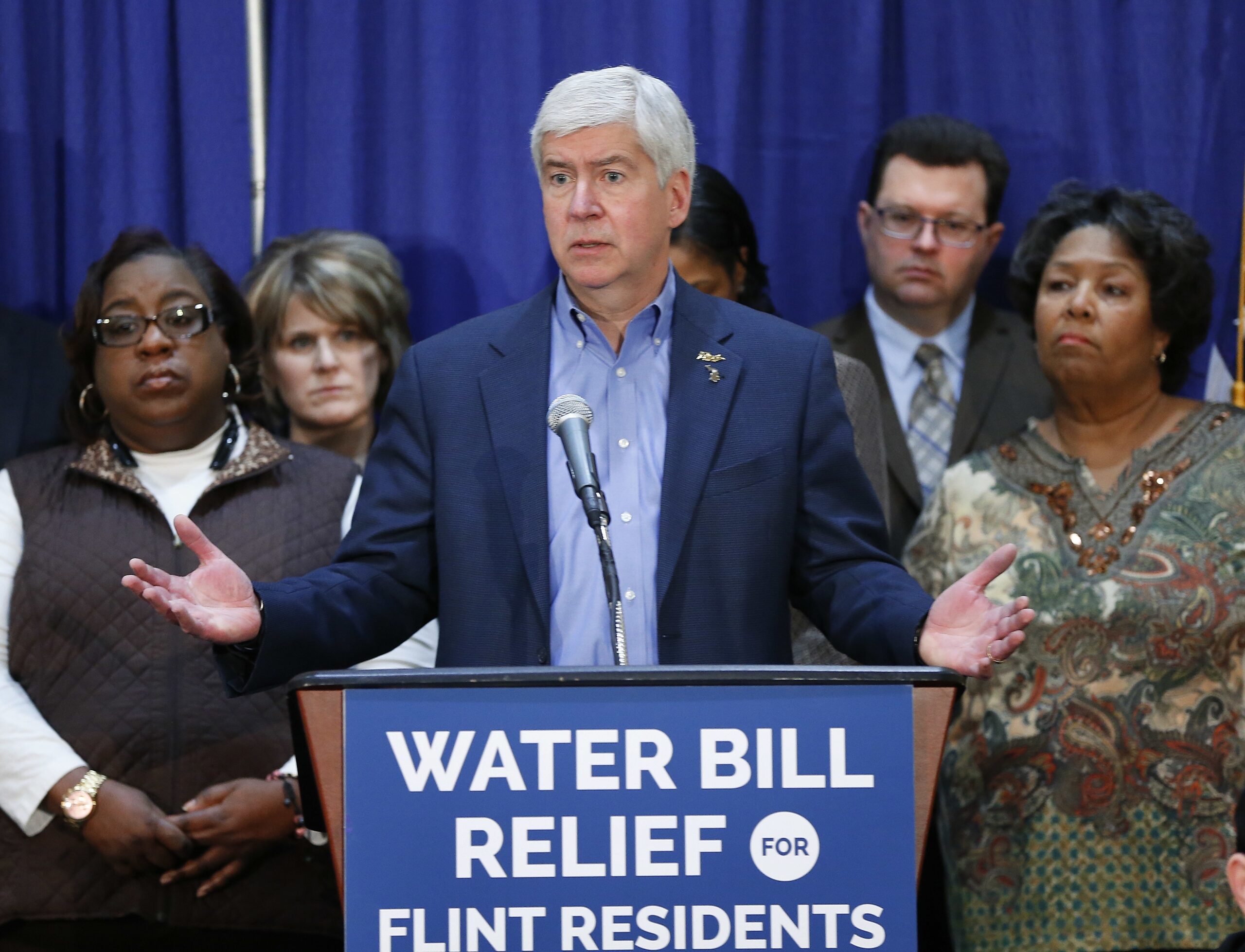 Dems to Mich. governor: Tell state officials to testify about water crisis