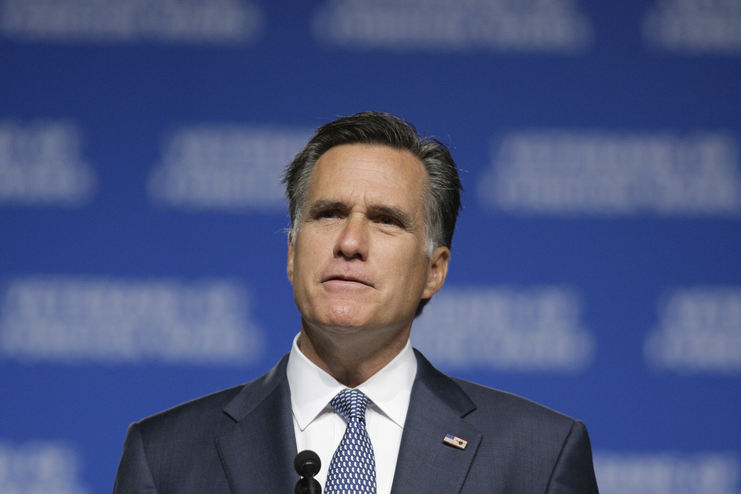 Split in Tea Party vote may be boon for Romney