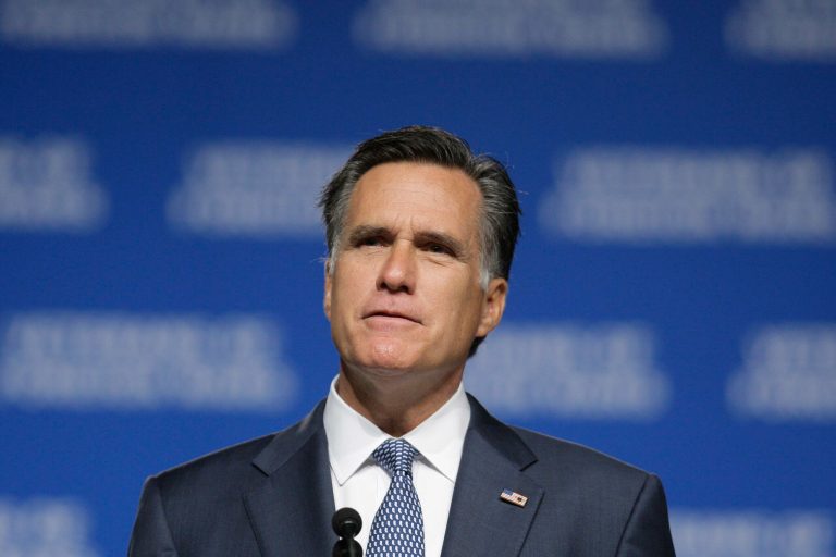 Split in Tea Party vote may be boon for Romney