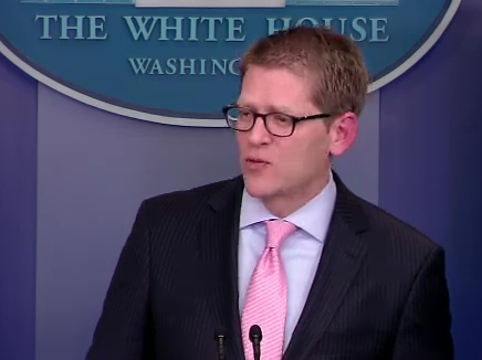 Jay Carney mocks Trump’s hair with reporters