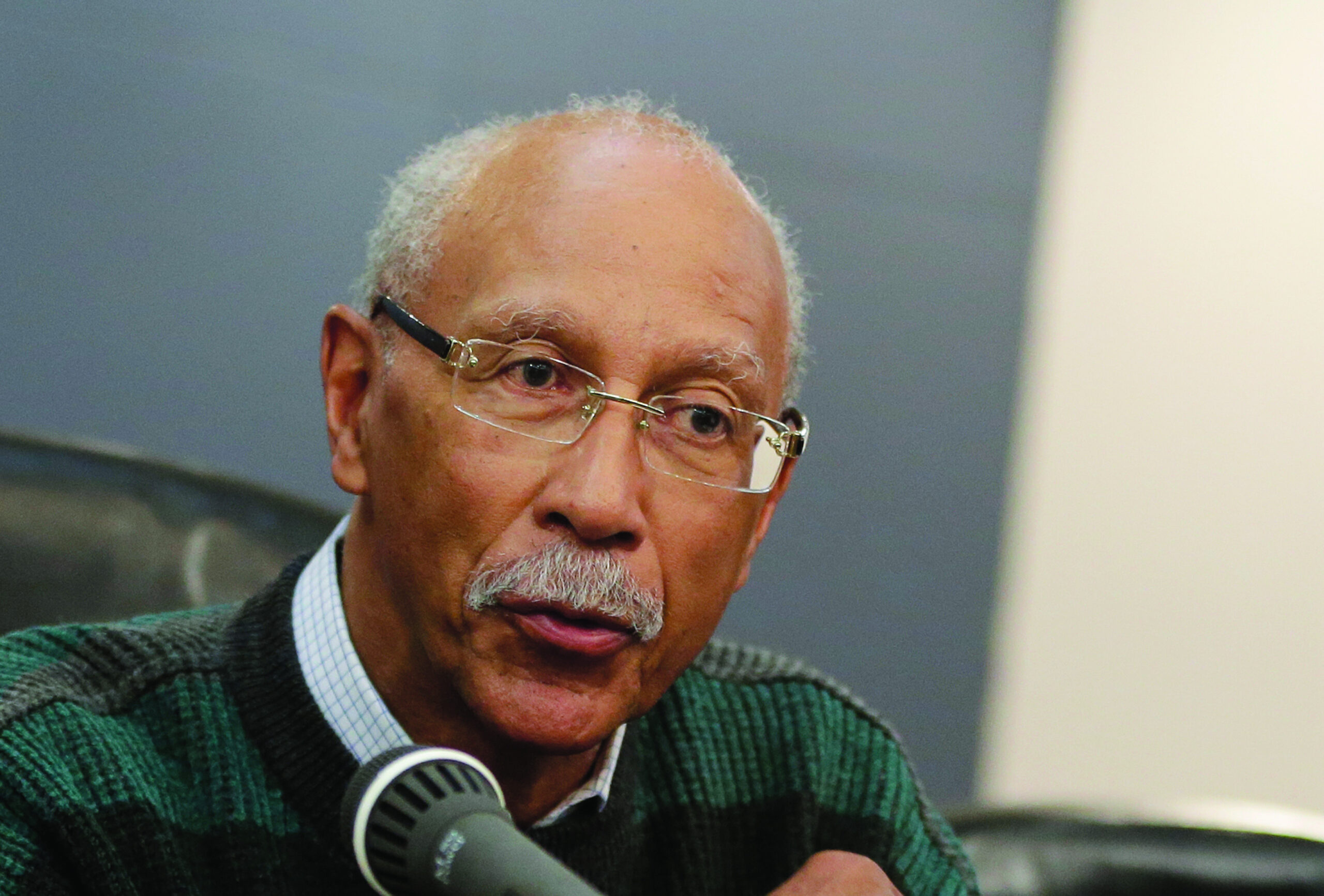 Neighborhoods languish through Detroit fiscal ills