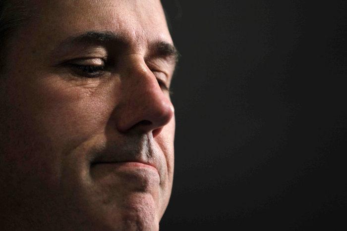 Surging Santorum struggles in secular N.H.