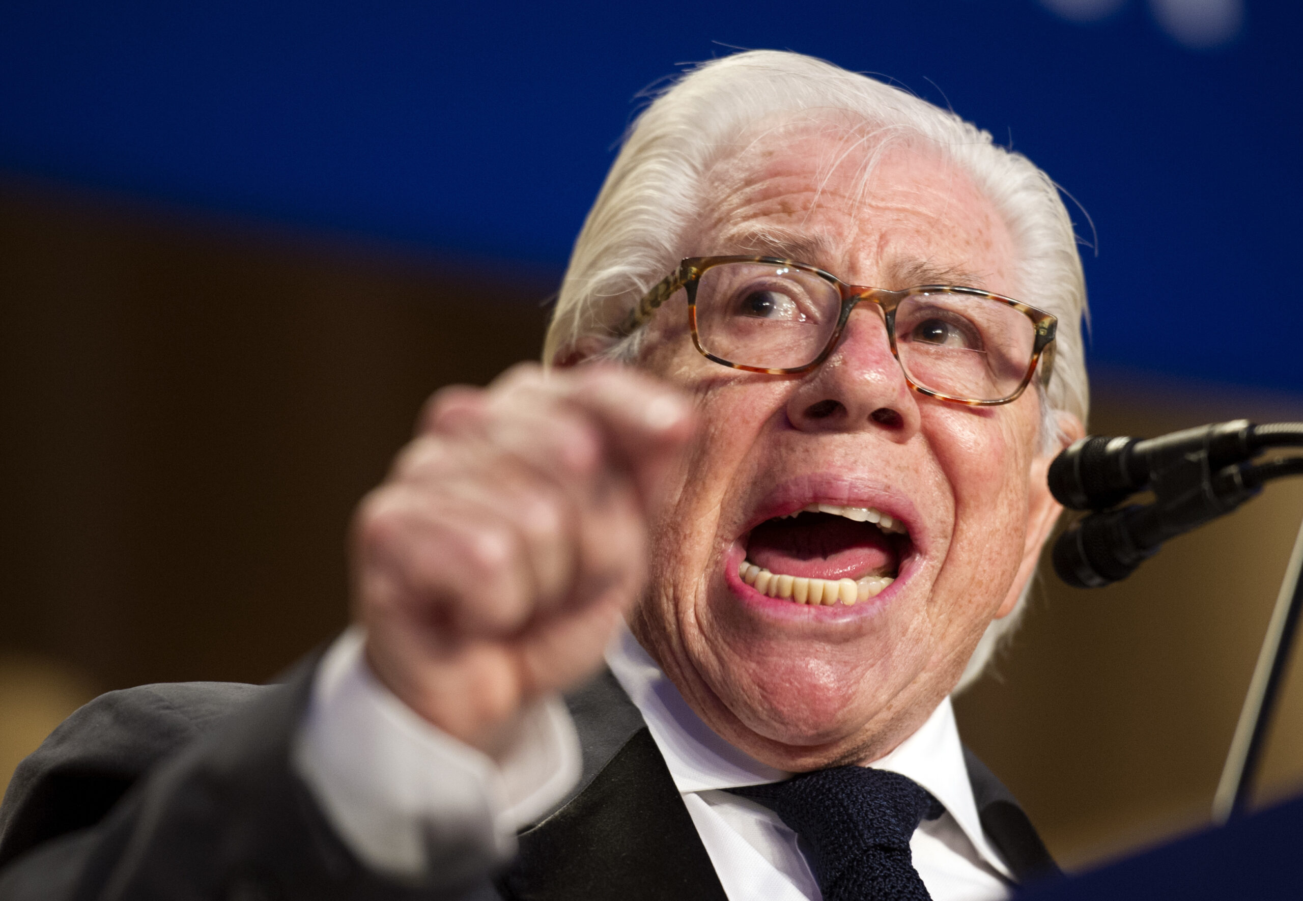 Carl Bernstein calls for ‘different kind of reporting’ to take on ‘malignant presidency’