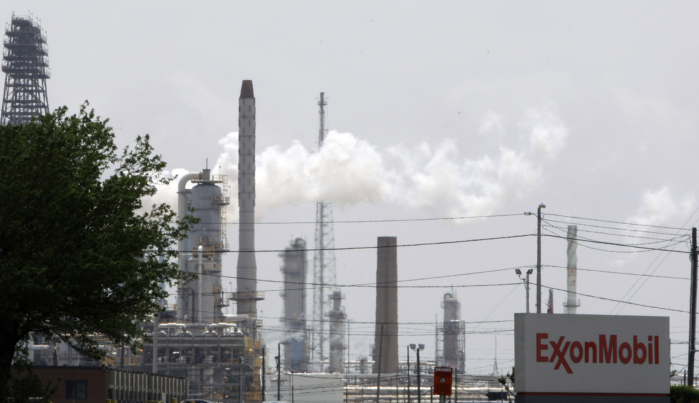 Two Exxon refineries damaged by Harvey, releasing pollutants over Houston
