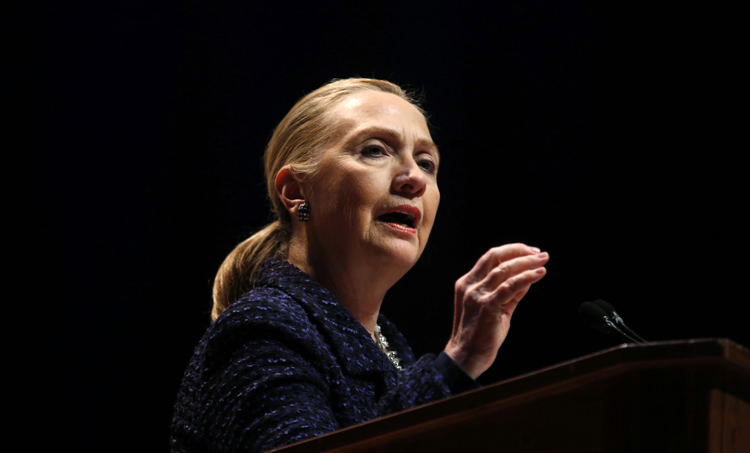 Clinton defends Rice as ‘stalwart’ UN ambassador