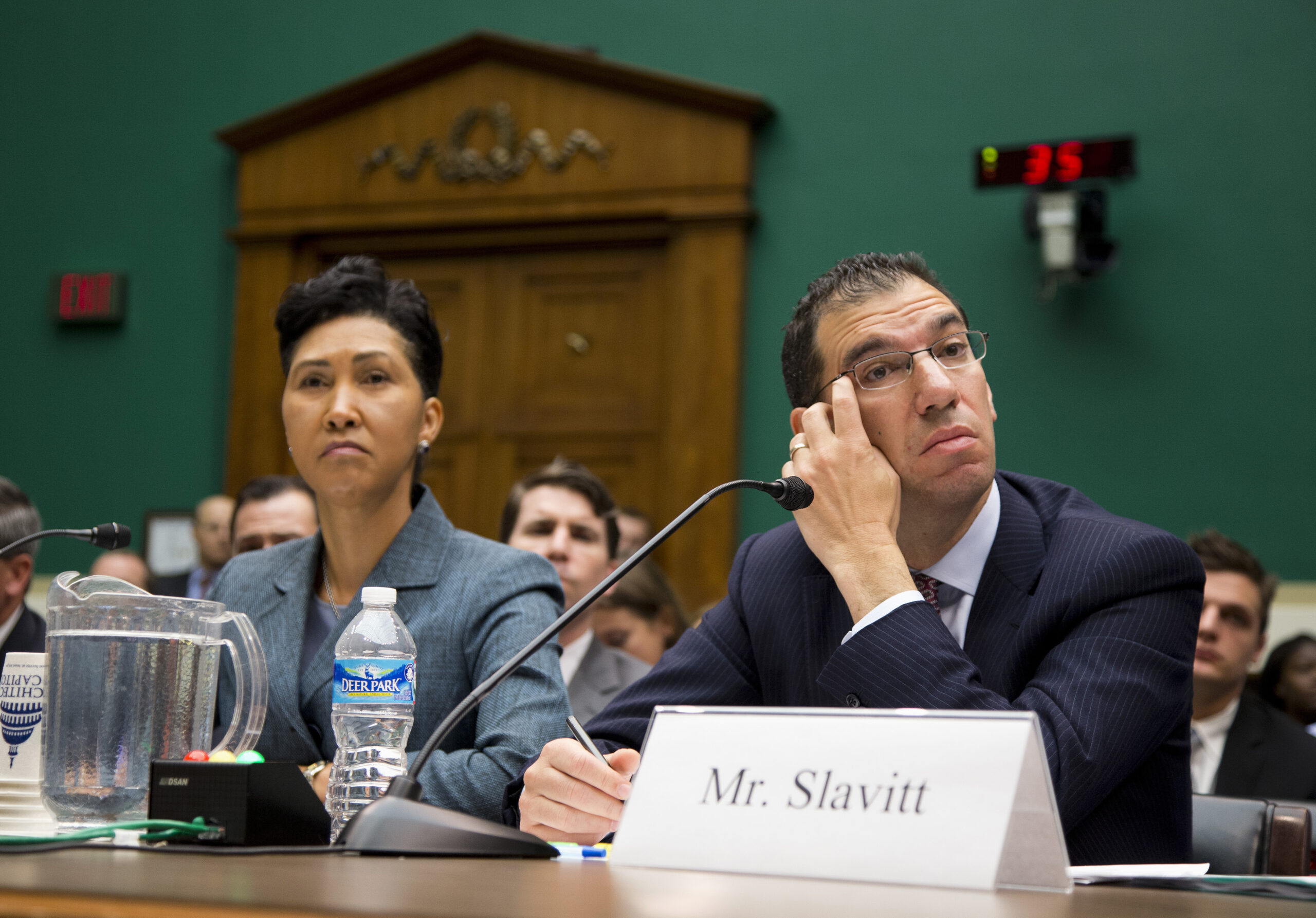 Website contractors point fingers at Obama admin.