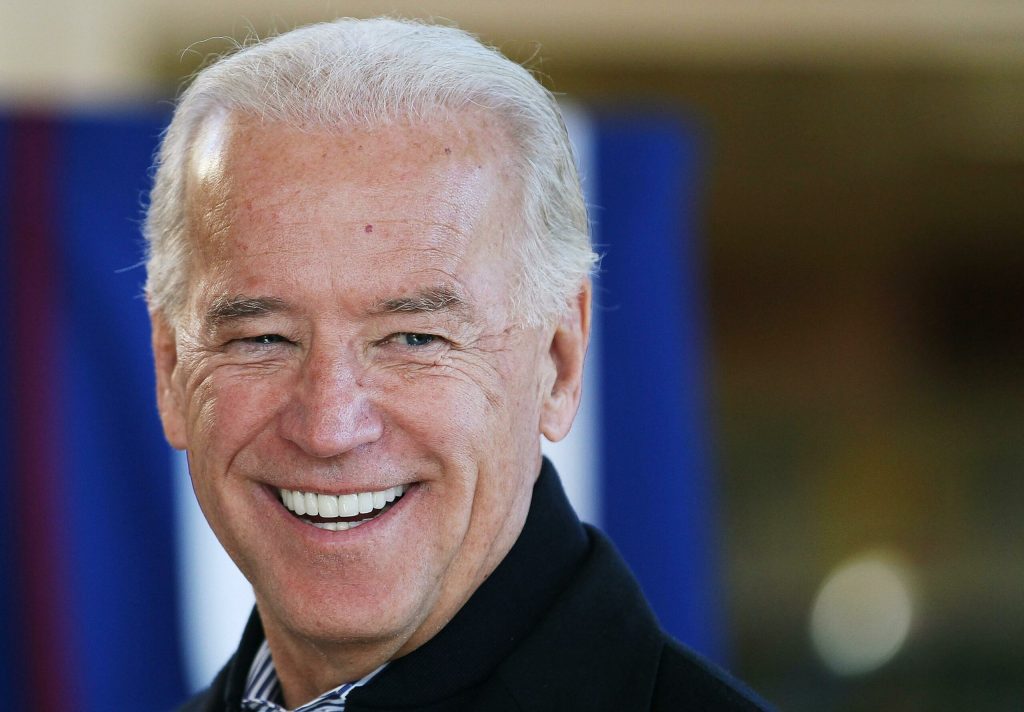 Biden fetes reporters at ‘beach bash’