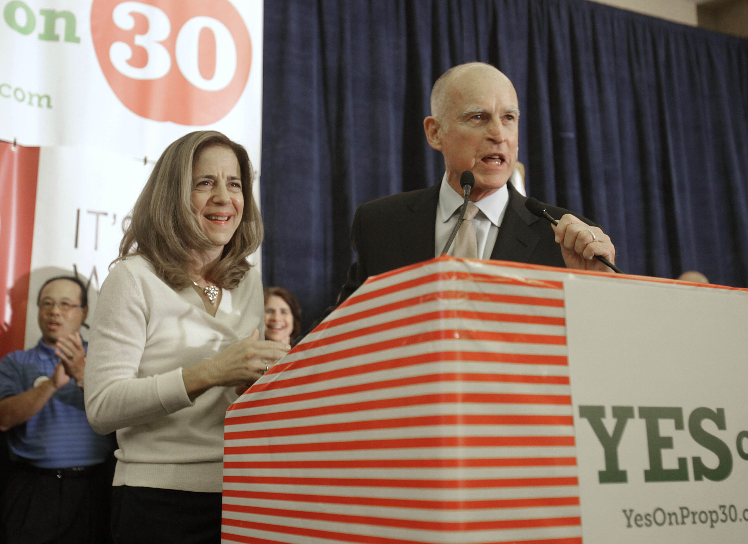 Calif. Gov. Brown to work during cancer treatment